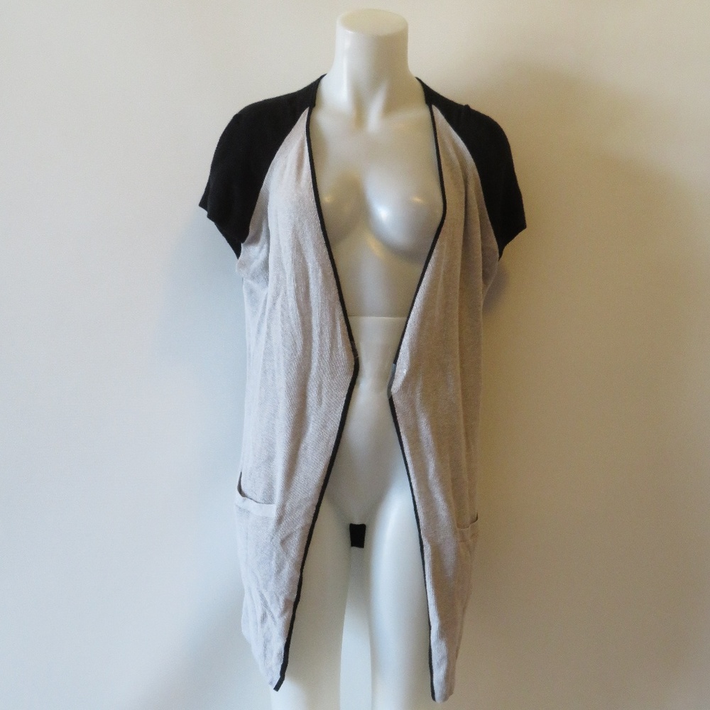 NWT RAFFI NO CLOSE SHORT SLEEVE CARDIGAN M/L *